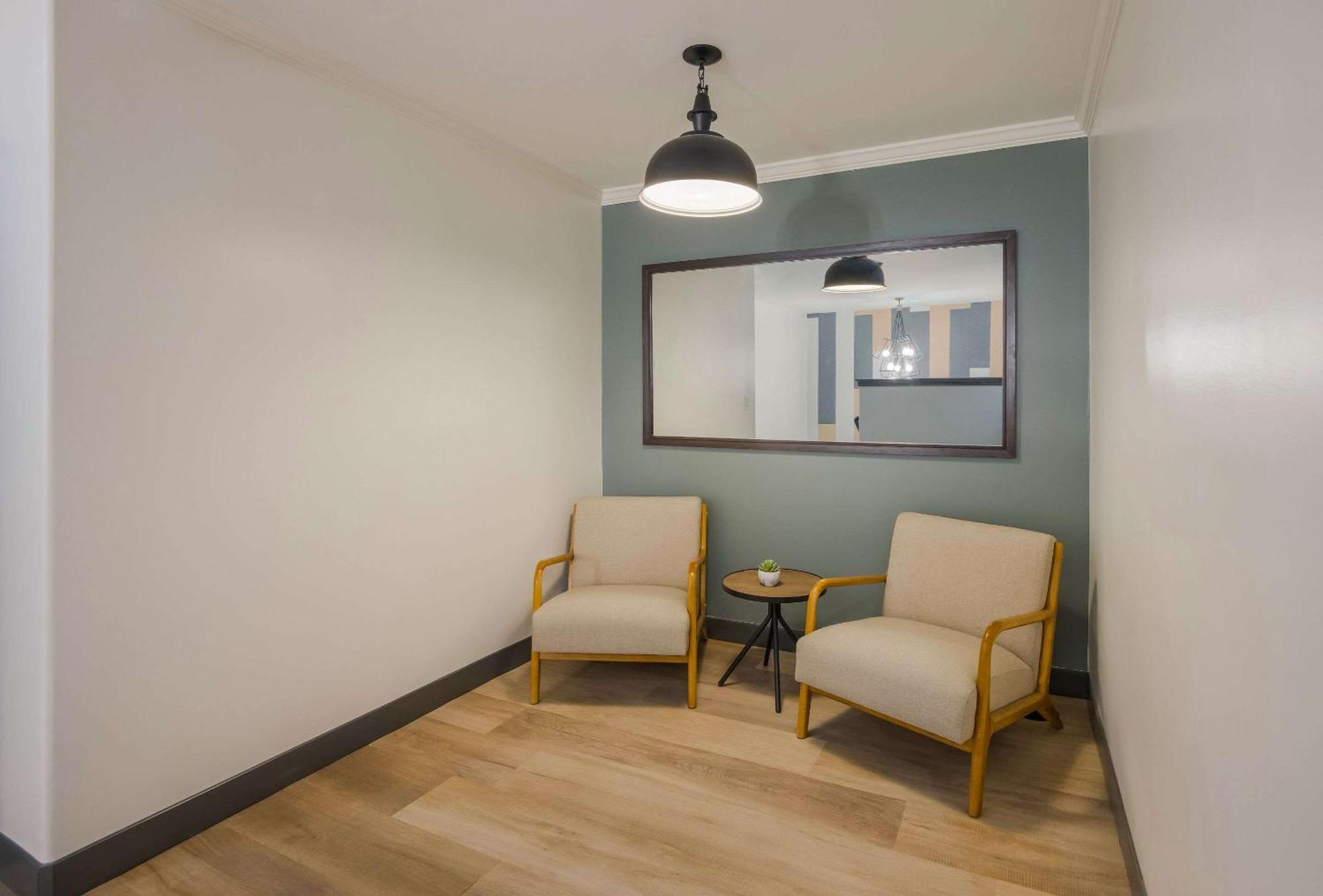 Quality & Sw Denver Hotel